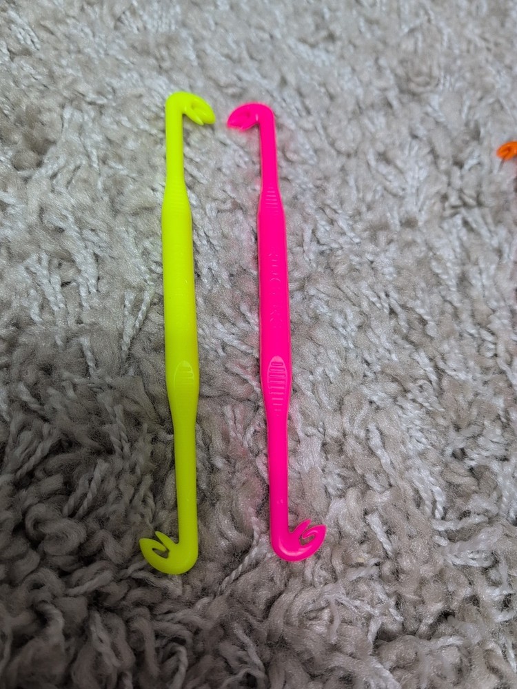 Loop Tyer Large Either Pink Or Yellow