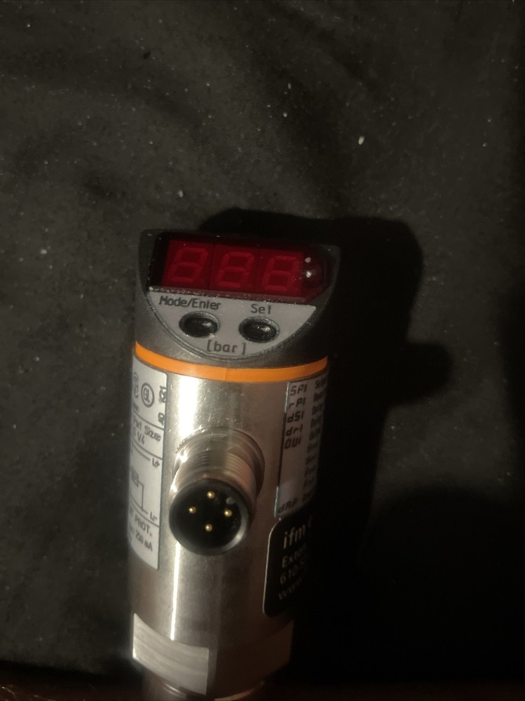 New in Box Efector PN5024 Pressure Sensor