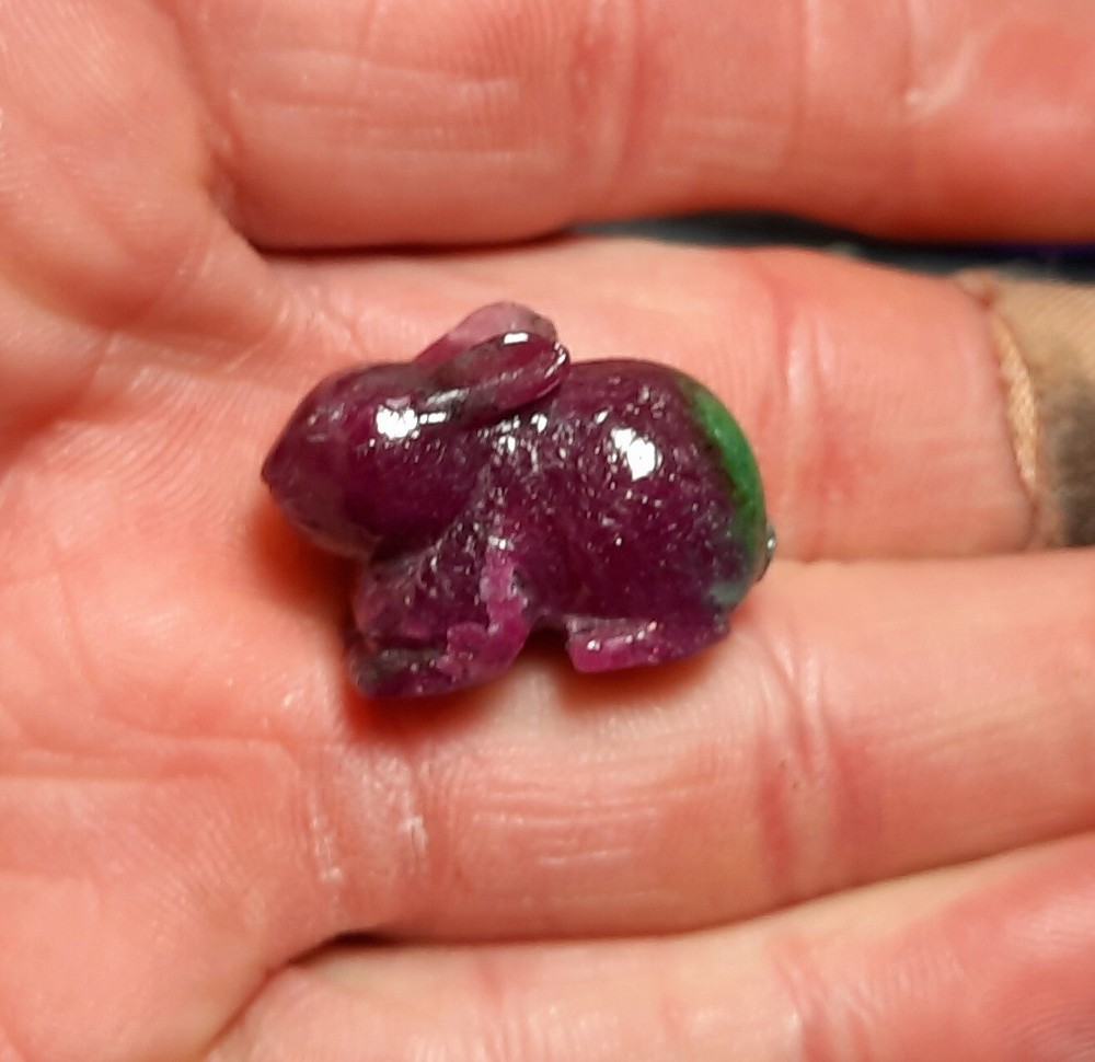 🐇🐇 58.40ct Natural Solid Ruby-Zoisite Rabbit Gem Carving/Figurine 🐇🐇