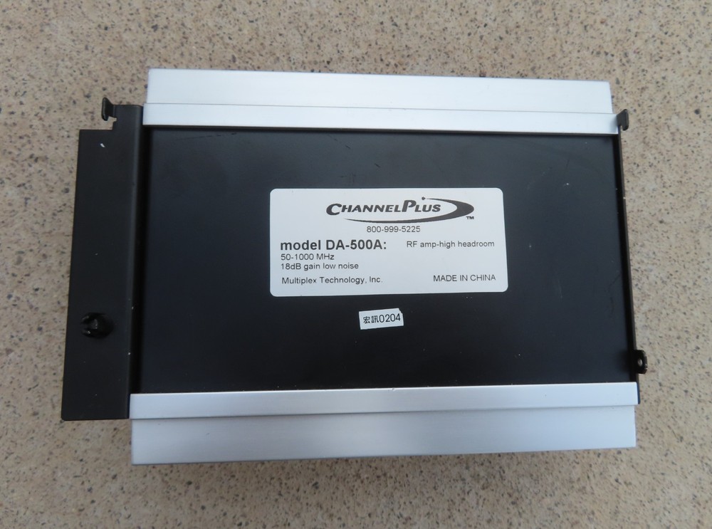 CHANNEL PLUS DA-500A RF AMPLIFIER (FULL RF SPECTRUM; 1 OUTPUT)