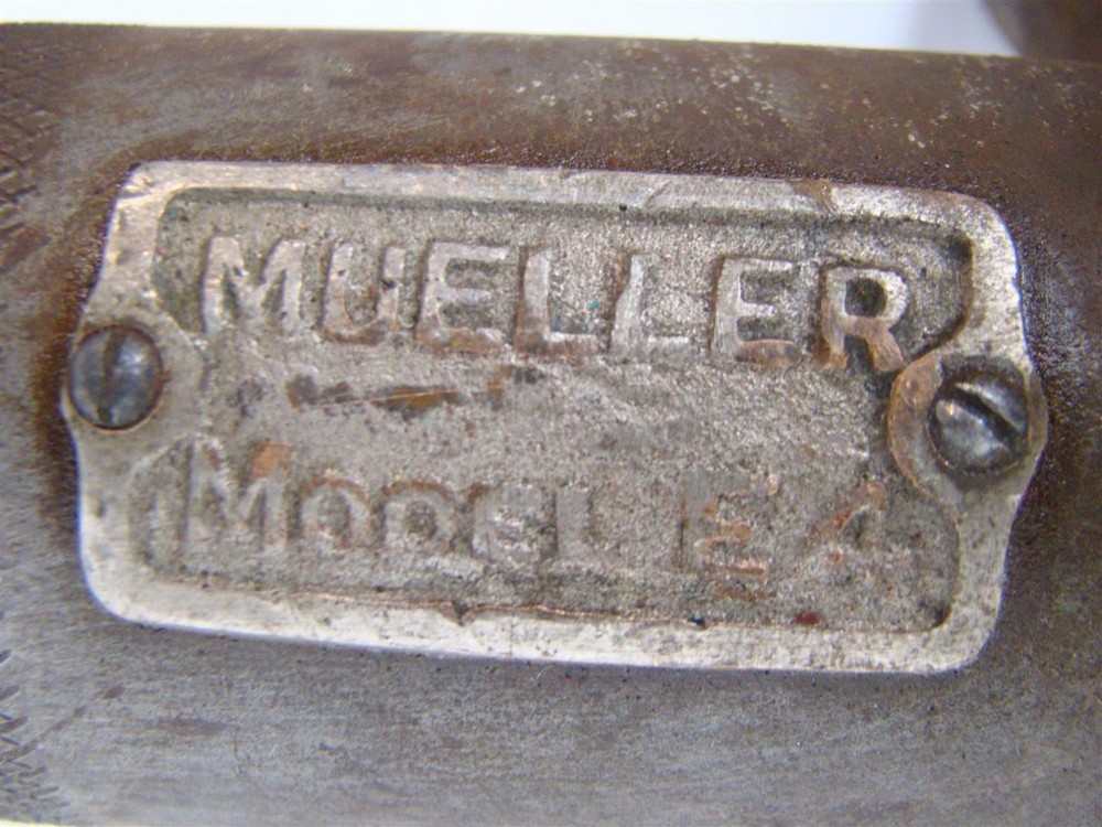Mueller E-4 Drilling Machine