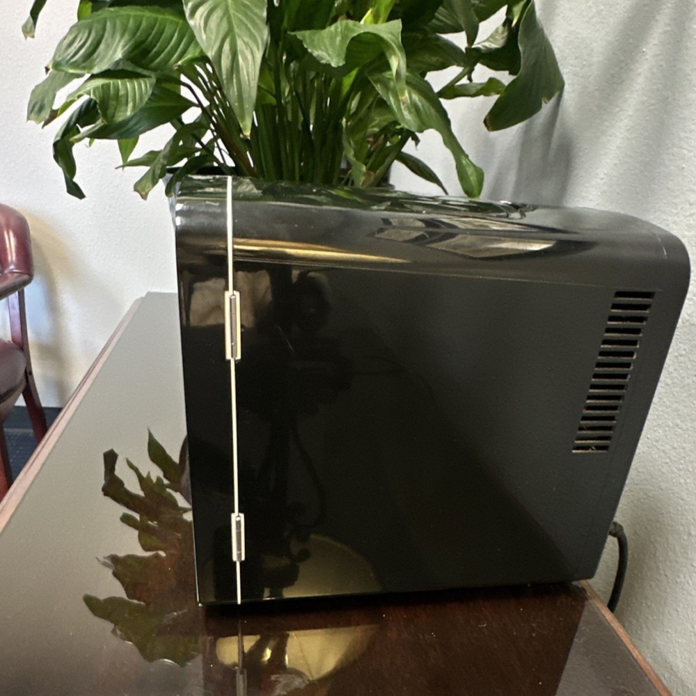 Frigidaire-Table Top Mini Fridge Personal Cooler Lighted Beauty Mirror