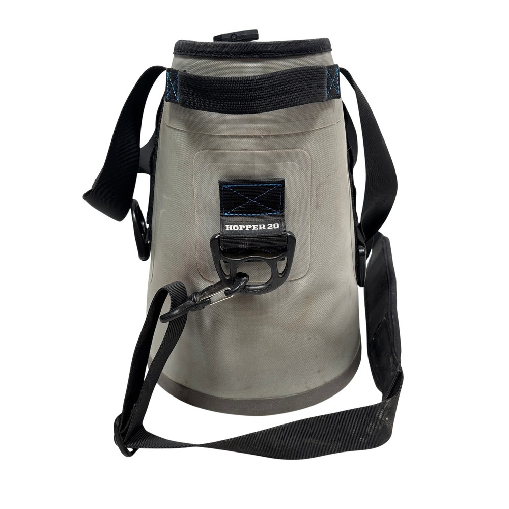 Yeti Hopper 20 18 Can Capacity Handheld Softshell Cooler