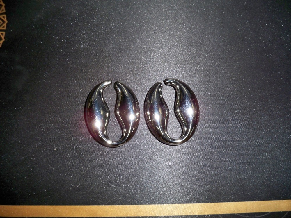 HUGO KREIT Coffee Bean Ear Cuffs