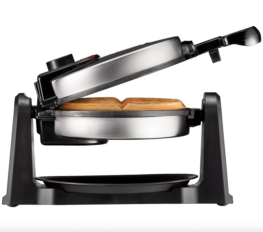Chefman Rotatin g Belgian Waffl e Maker-Black
