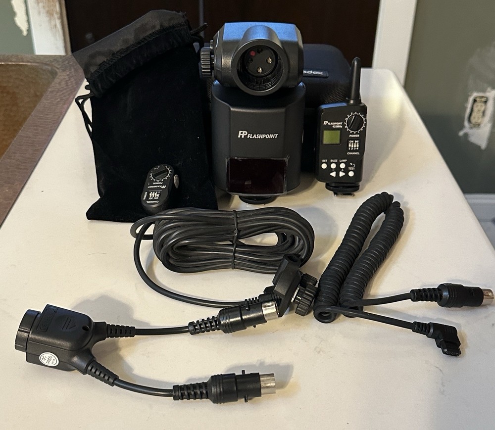 Flashpoint StreakLight 360 Ws Flash Strobe Transmitter Receiver Cable Set No Box