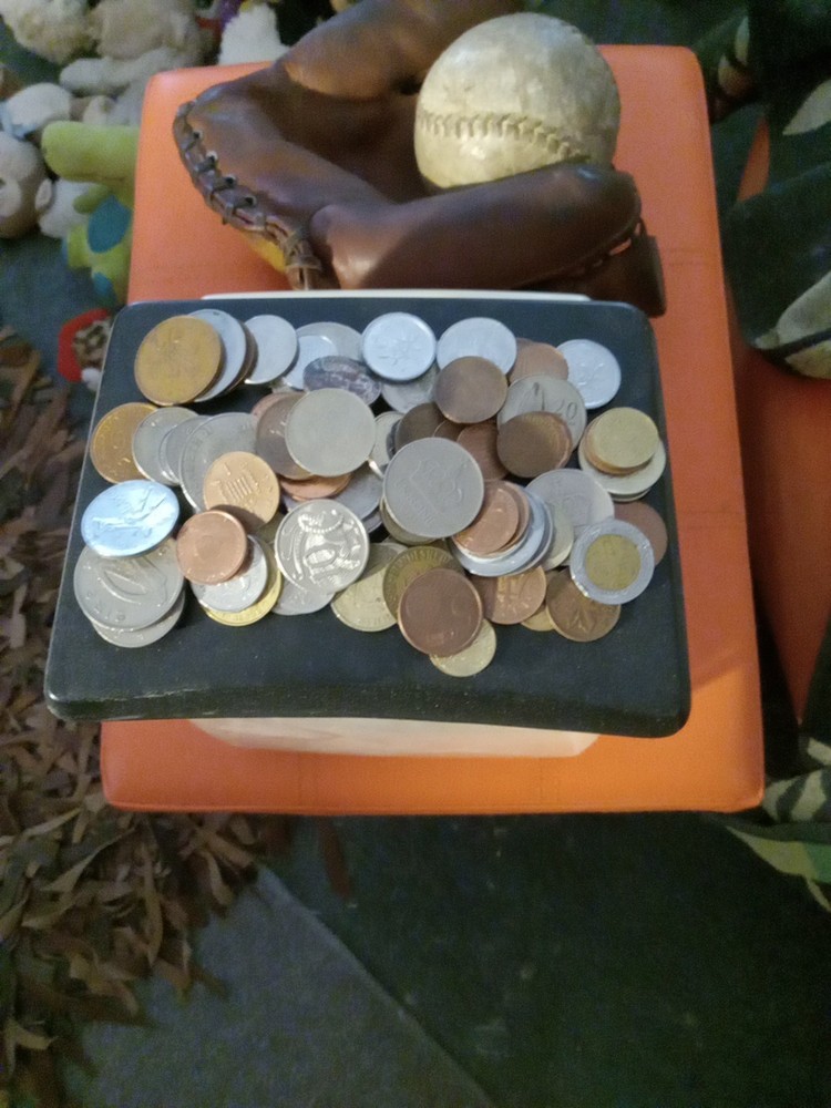 Assorted World Foreign Coins Lot.