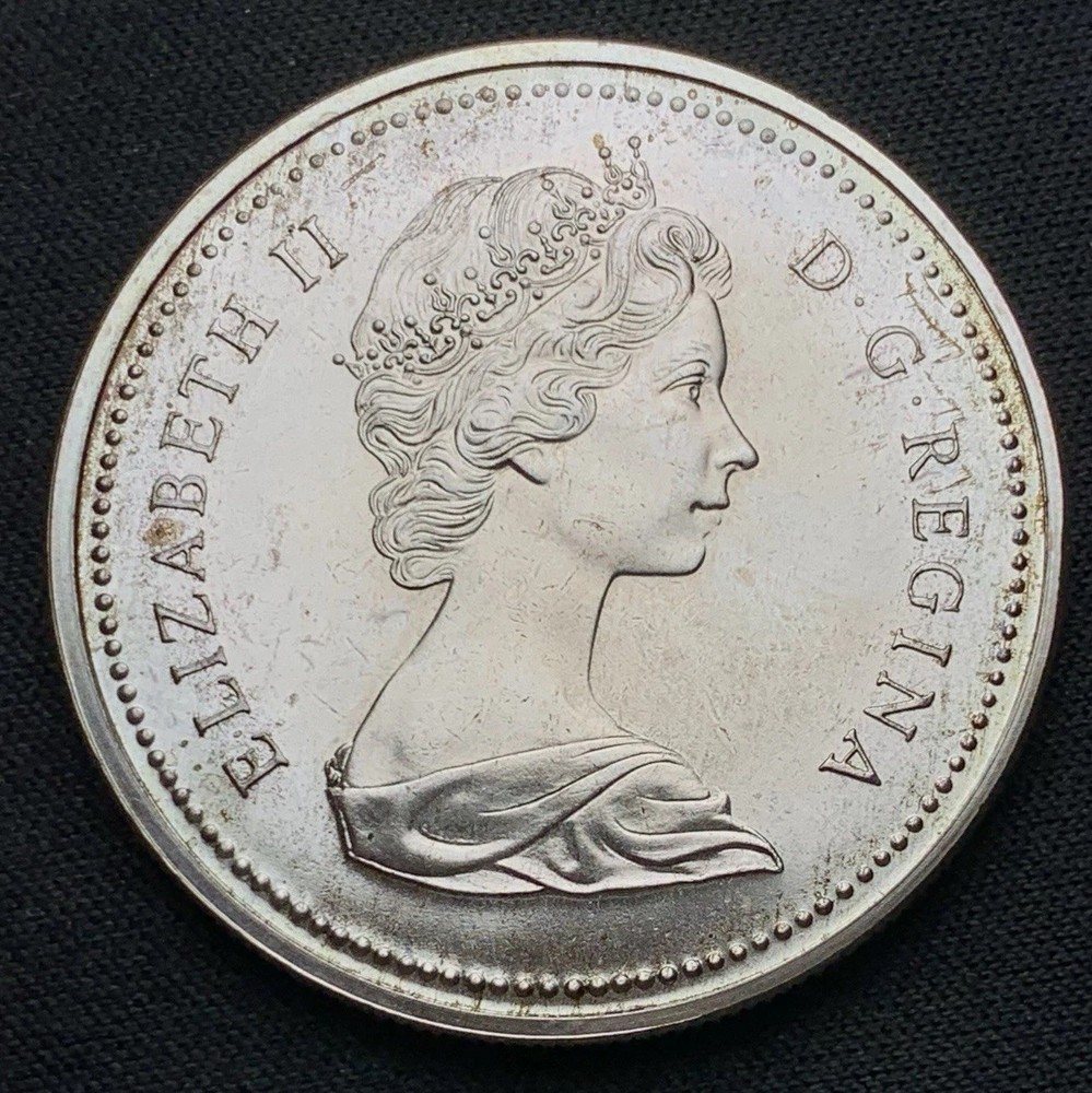 1972 Canada Silver Dollar $1 - Lightly Toned