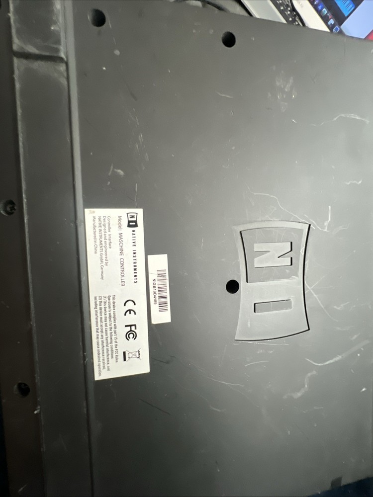 Maschine groove production studio N1 Controller No Software