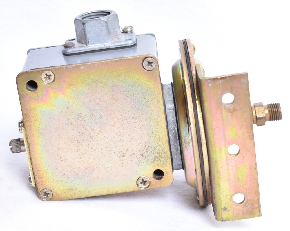 Square D Pressure Switch .25 - 2.5 Type AMW1