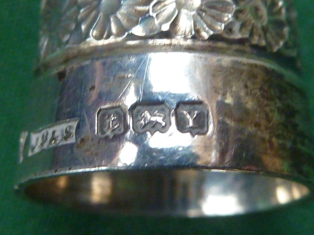 VINTAGE 1948 JS & S SILVER THIMBLE "6"