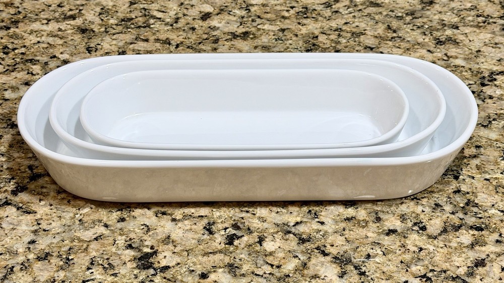 Crate & Barrel 3pc White Oval Bakeware /Serving Bowls Stackable. 13.5” 12” 9.75”