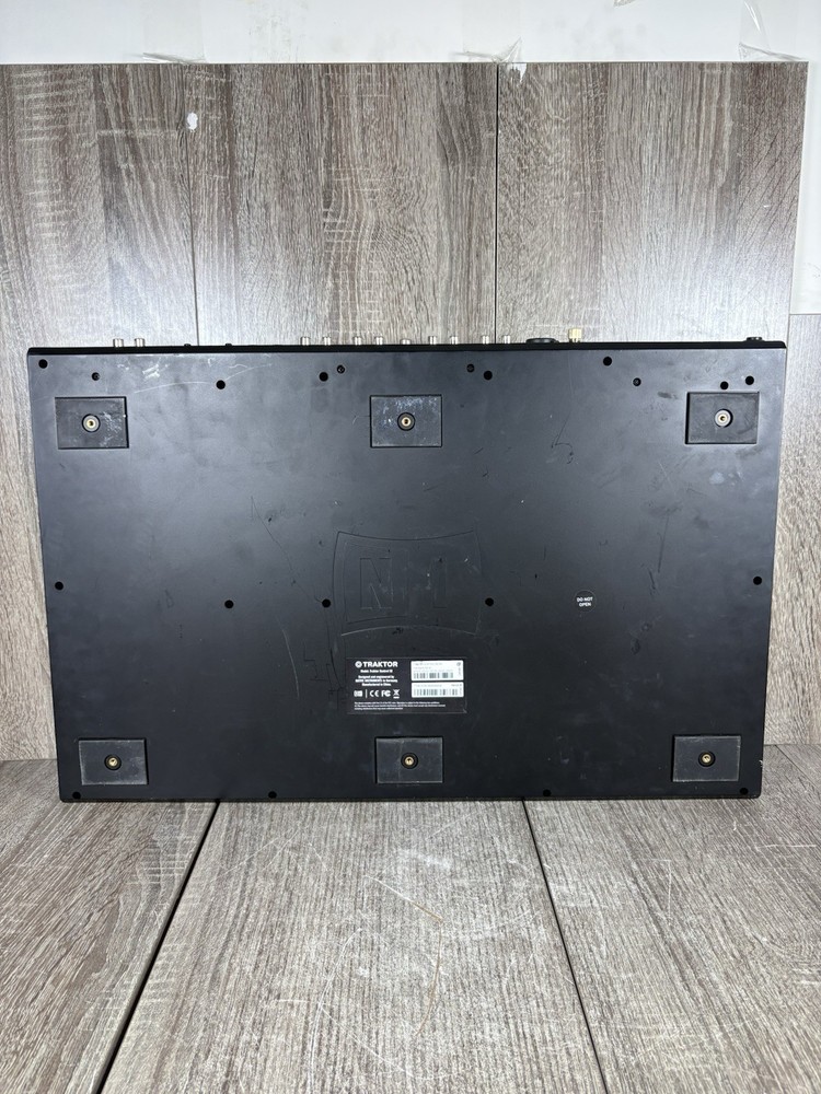 Native Instruments Traktor Kontrol S8 4-channel DJ Controller W/ USB Cable!