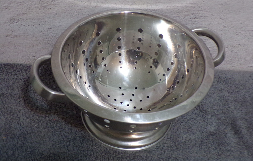 Stainless Steel Strainer Colander 9"