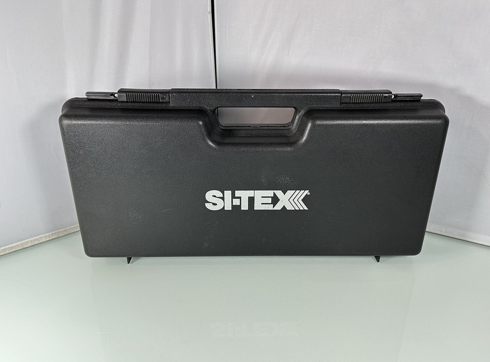 Si-Tex EZ-Chart GPS Chartplotter 5.5” Built In World Map w/ Case *Screen Burn*