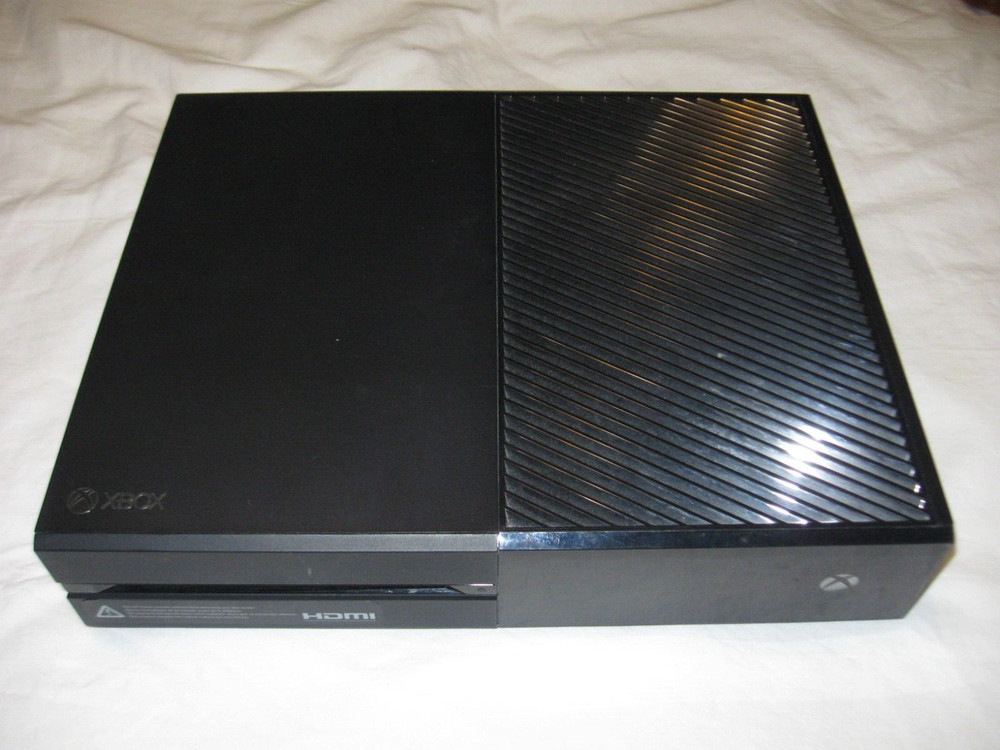 Microsoft Xbox One 500GB Console - Black System only. Works and updated!