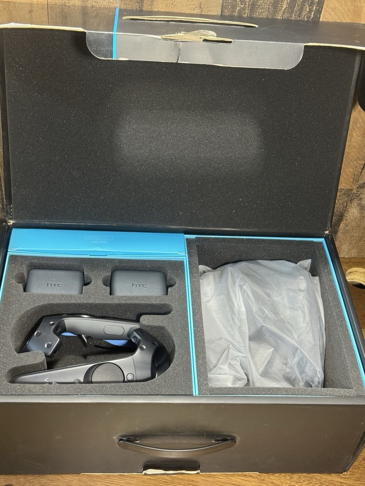 HTC Vive VR System Complete Open Box Headset Controllers Base Stations SteamVR