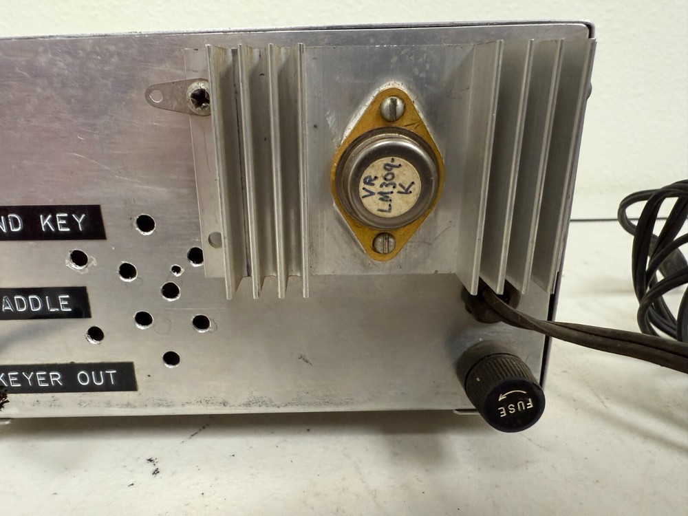 Homebrew IC KEYER W/ PROGRAMMABLE ERASABLE MEMORY