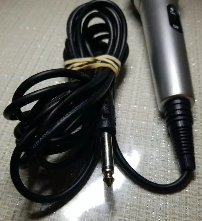 CES High Grade Professional Low-Noise Cable Microphone On Off Switch Silver
