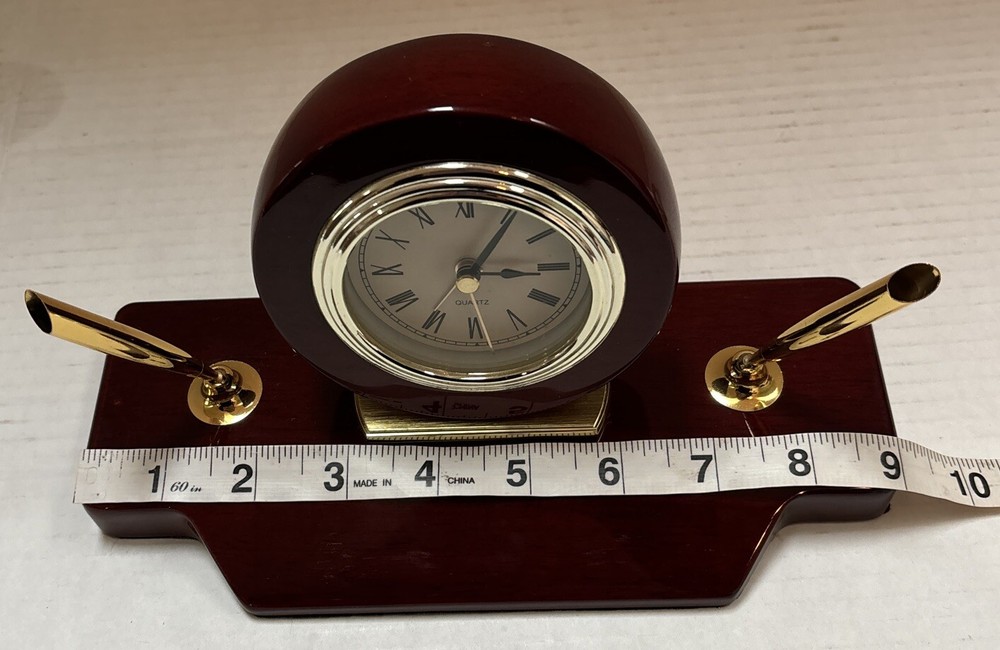 Desktop Quartz Clock With Pen Holders Tabletop Decoration