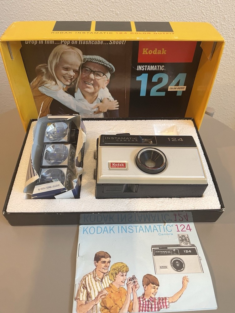 Kodak Instamatic 124 Camera NOT TESTED
