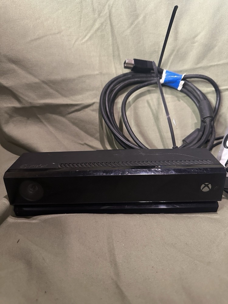 Xbox Kinect Sensor USB Lego Pad Controller BUNDLE LOT Xbox 360 Video Game