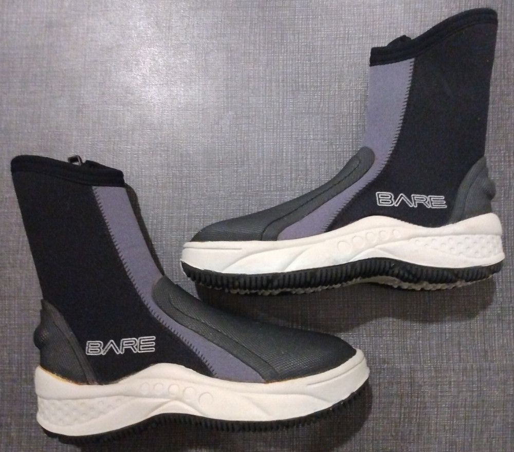 Bare 6mm Ice Boots Size 4