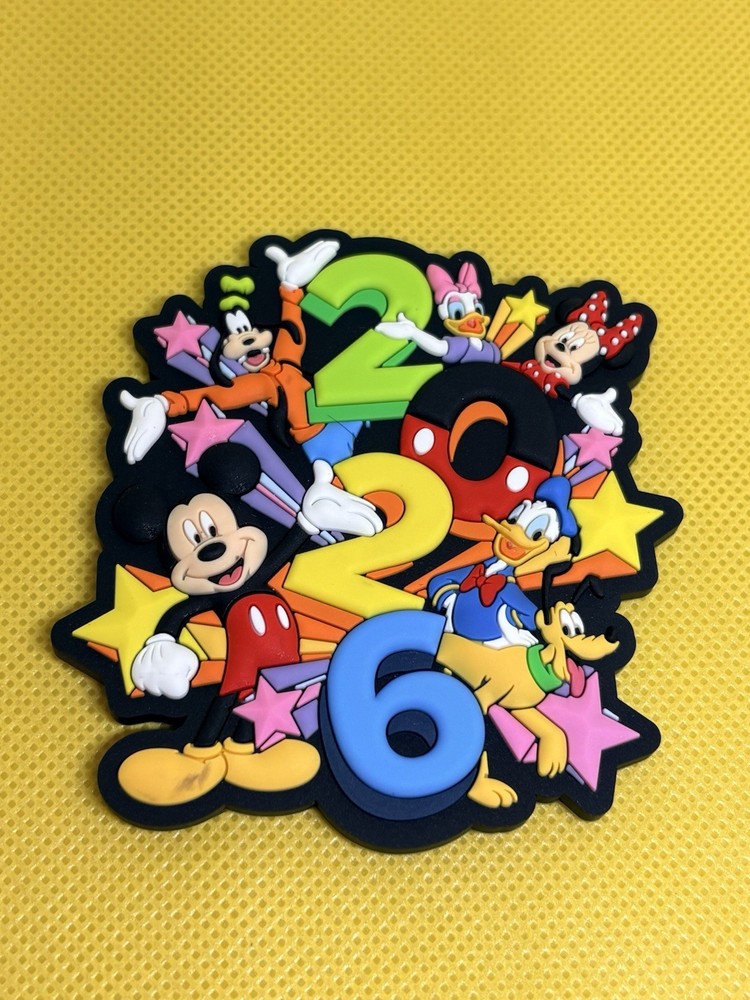 2026 Donald Duck And Friends Magnet !!