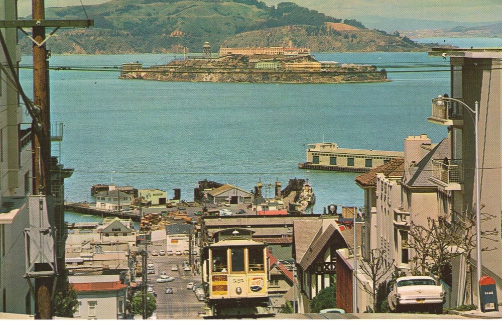 CABLE CAR ON SAN FRANCISCO HILL, CA - PC4687