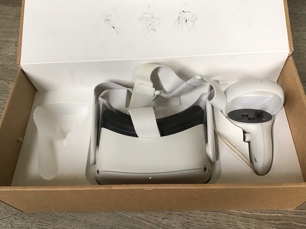 Meta Quest 2 Headset and Right Controller In Original Box Tested Working