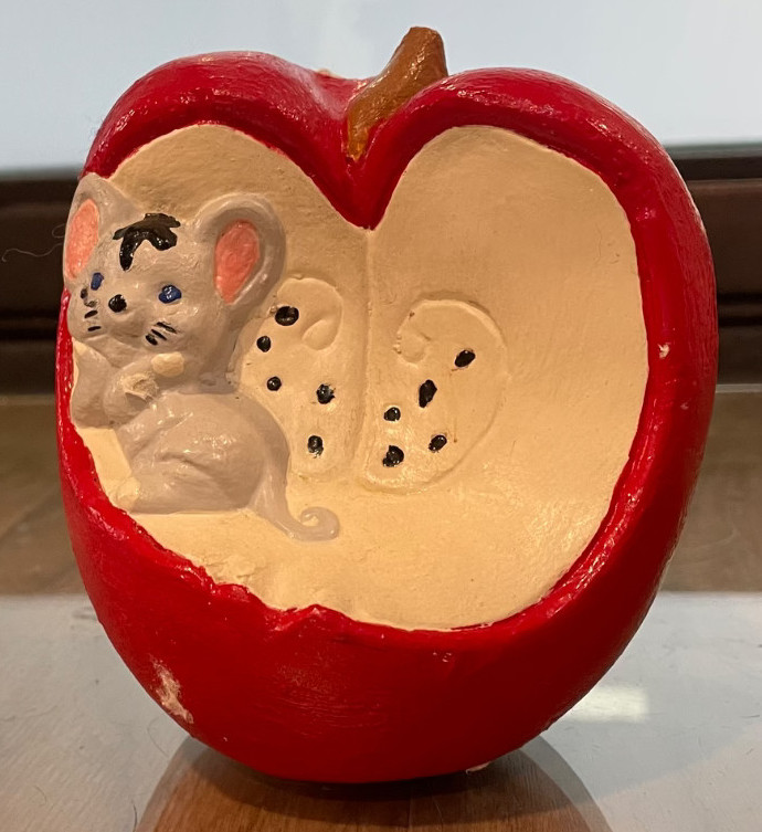 Handpainted Heavyweight Plaster Mouse in Apple