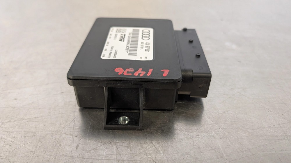 EB1426 2017 17 AUDI R8 ELECTRONIC PARKING BRAKE CONTROL MODULE