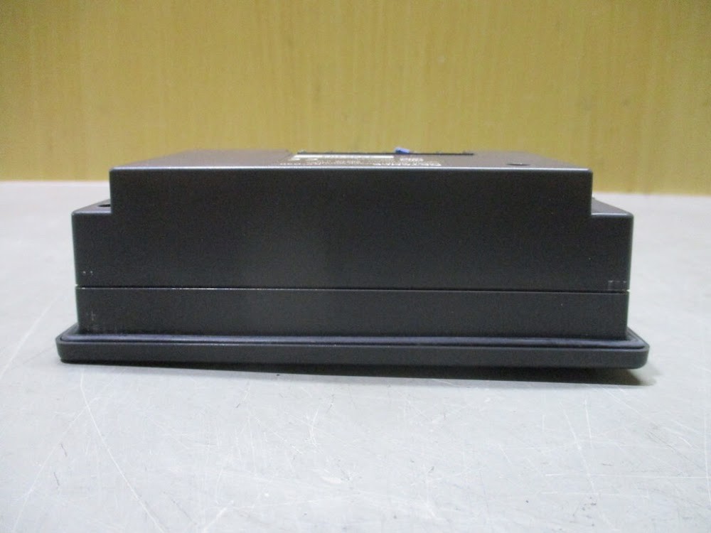 KEYENCE KV-D30 Operator Panel HMI DAVR70903C035 USED