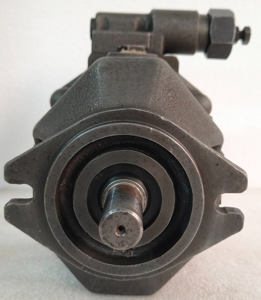 YUKEN AR16-FR01C-22 PISTON PUMP