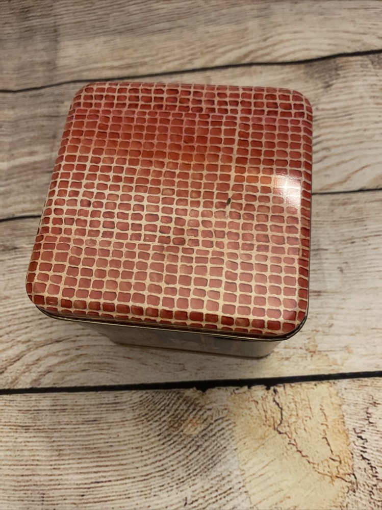 DAHER LTD GIFTWARE TIN RED BRICK RECTANGULAR TEDDY BEAR PIGS 1984