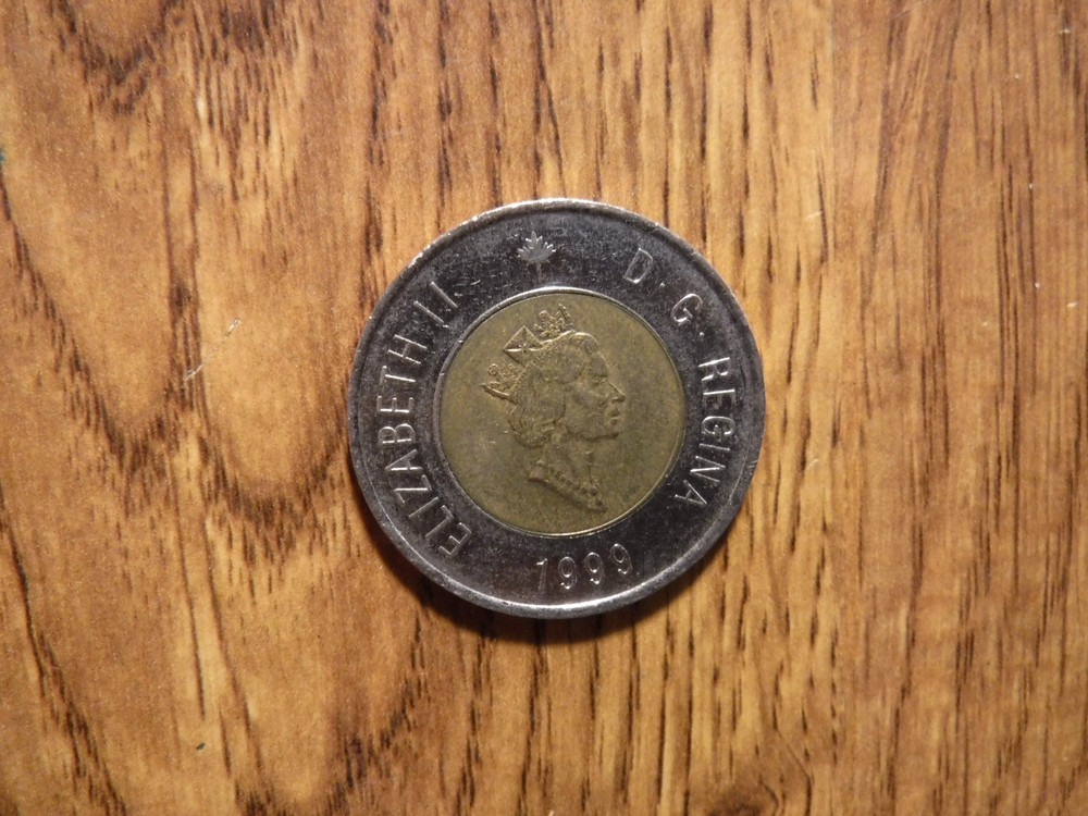 CANADA TWO DOLLAR 1999 COIN (896)