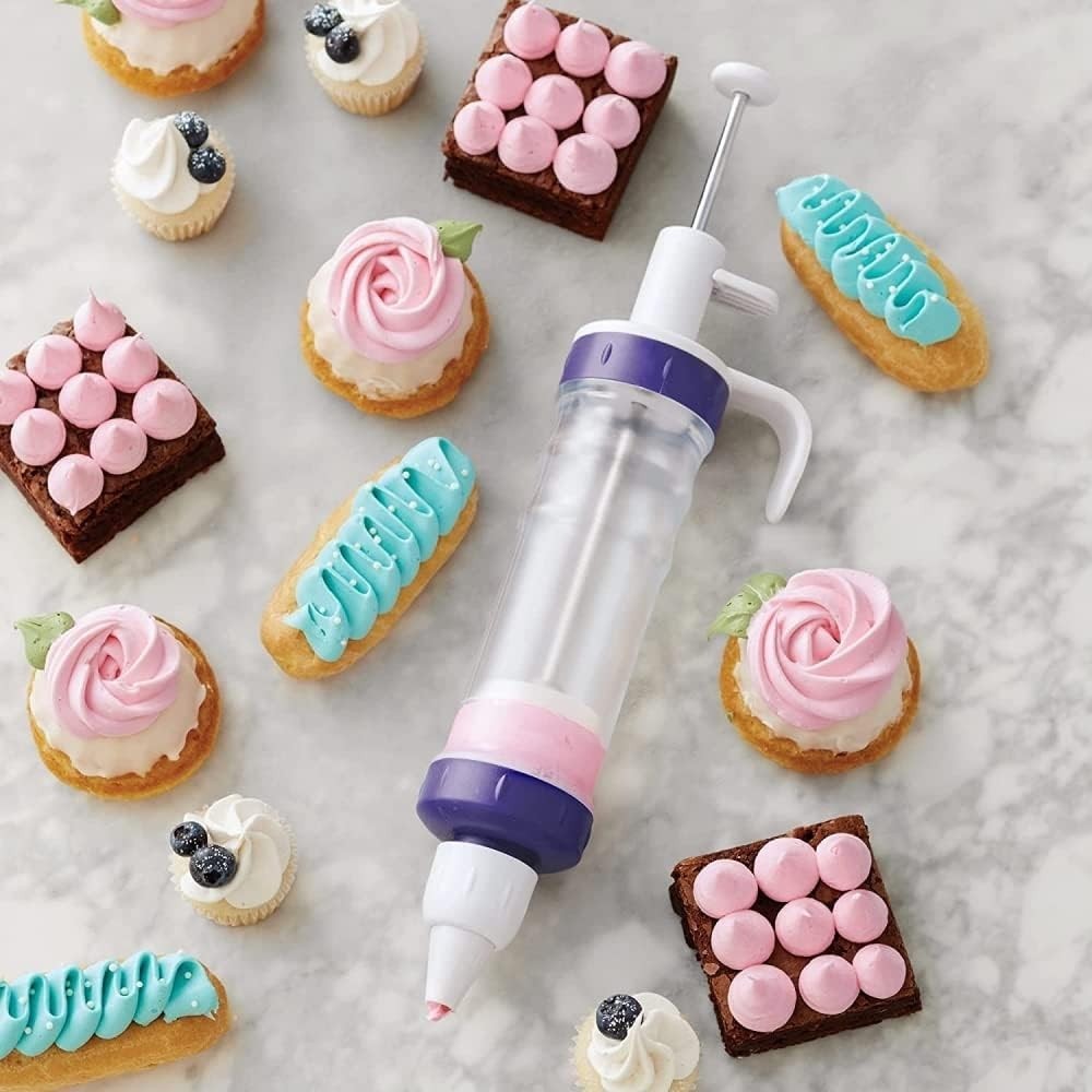 Wilton Dessert Decorator Plus - Precision Cake Decorator