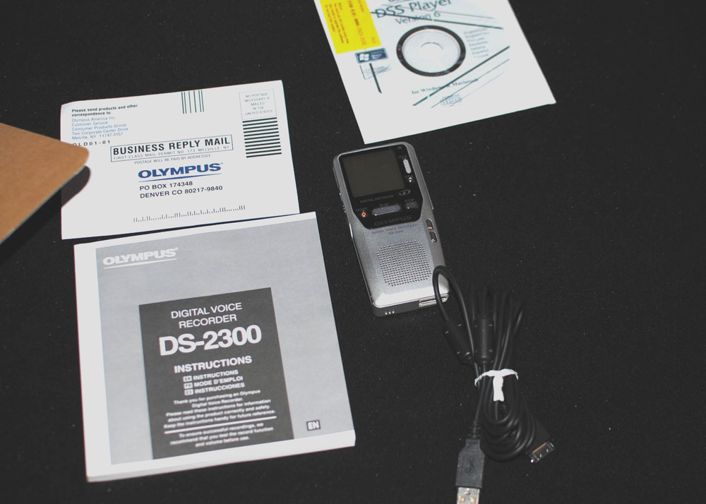 OLYMPUS DS-2300 W/ Data Transfer Cable, Original Box, CD, Instructions, XD card