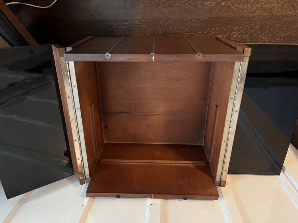 Art Deco Walnut - Square Pedastal Bar