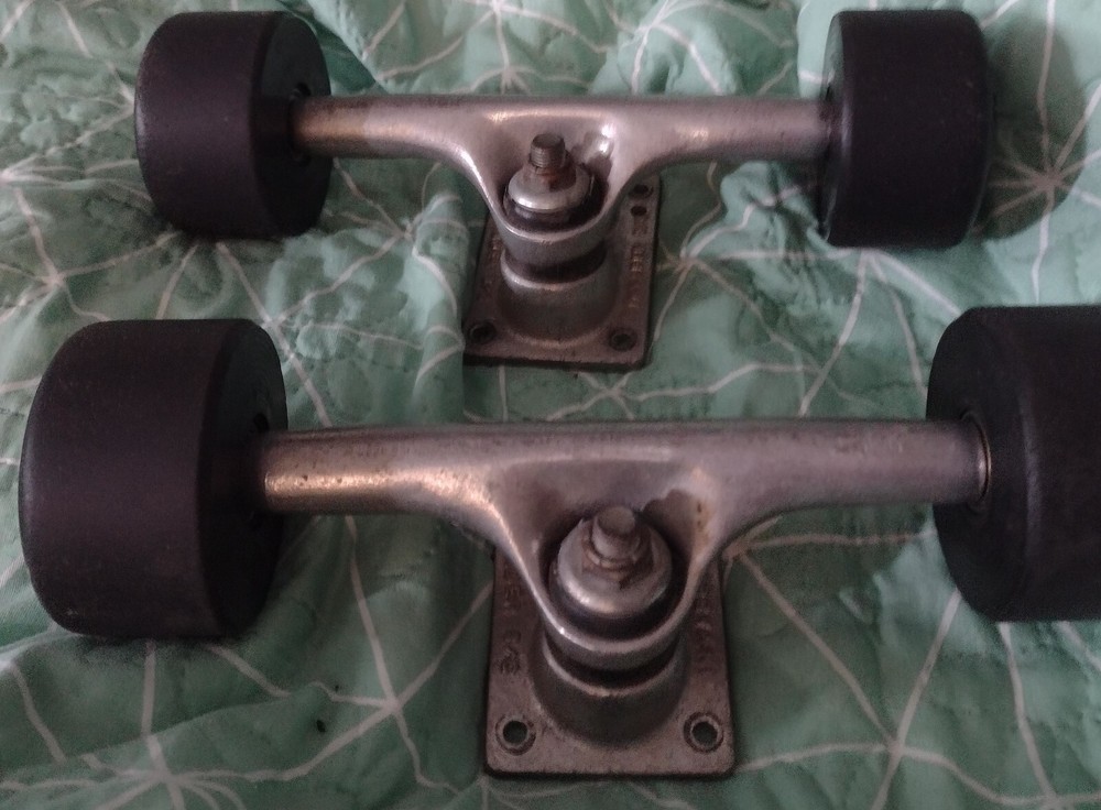 Vintage Sure Grip Invader 153 Trucks and Kryptos Kryptonics Wheels