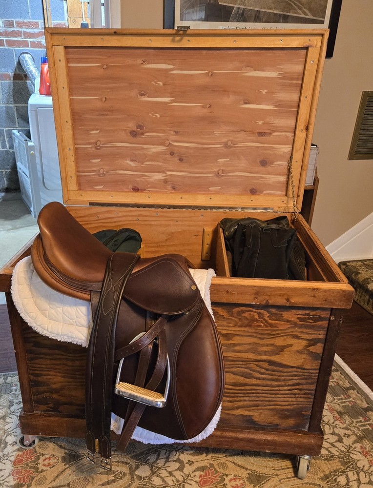 Tack Trunk Wood Large