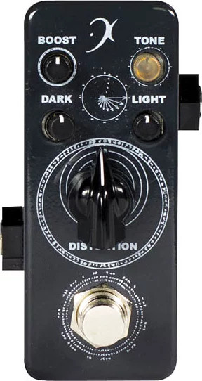 Darklight Distortion Pedal for Heavy Effects