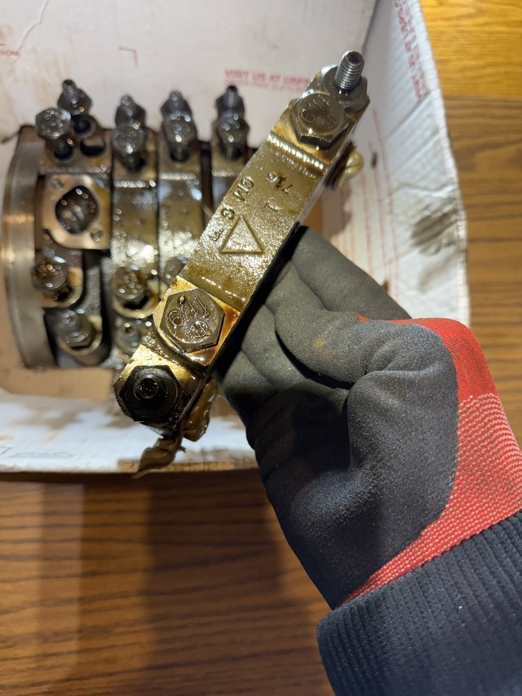 2015 Mercruiser 8.1 main caps