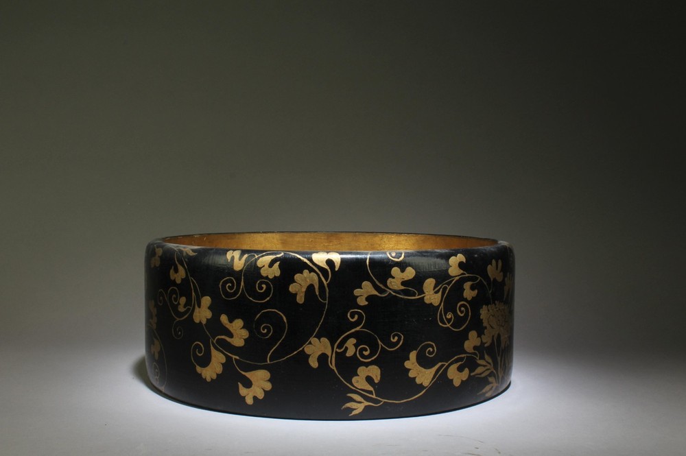 A Round Lacquer Container