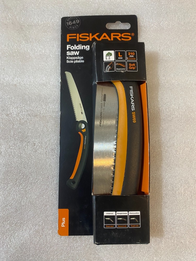 Fiskars SW69 Plus Folding Pruning Hand Saw