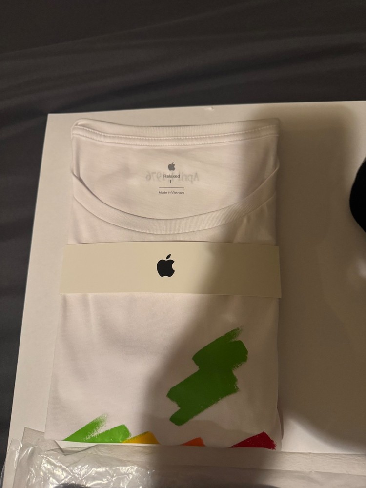 Apple 50 Year Anniversary Collection Set Thinking Different + Bonus Bundle