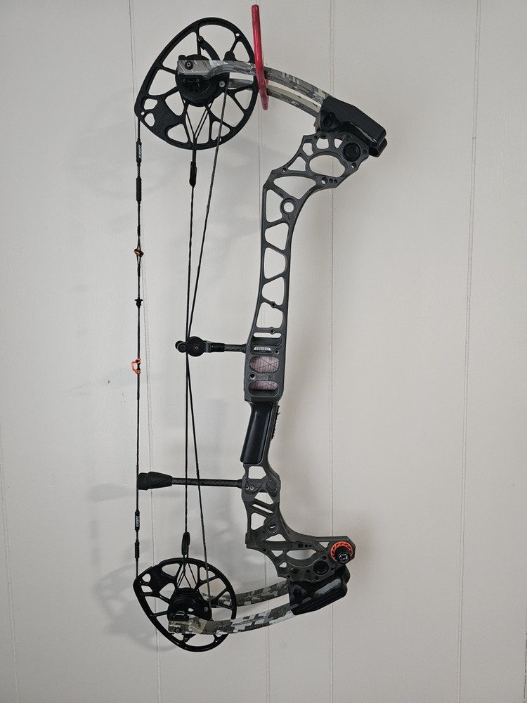 Mathews Triax Compound Bow