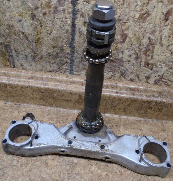 2000 Yamaha XVS650 XVS 650 A V Star Front Triple Tree Bottom Fork Clamp Lower 01