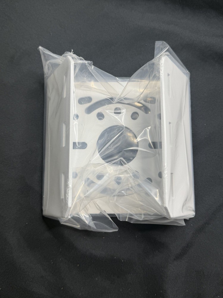 UNIVERSAL POLE MOUNT ADAPTER ADDITIONAL BRACKET/JUNCTION BOX REQUIRED