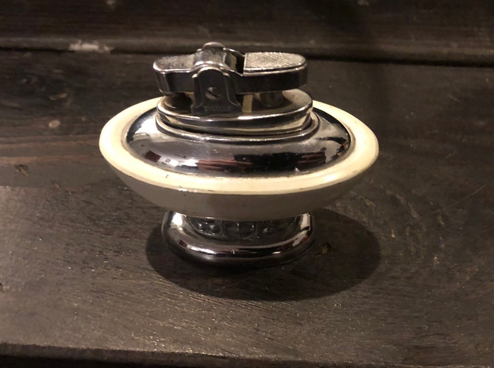 Vintage Ronson Leona Table Lighter Made In Japan -Untested